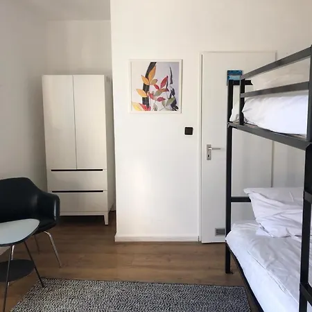 Weltempfaenger Backpacker Hostel Keulen Buitenkant foto