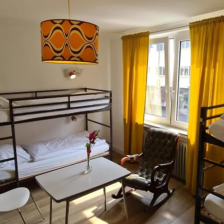 Weltempfaenger Backpacker Hostel Keulen Buitenkant foto