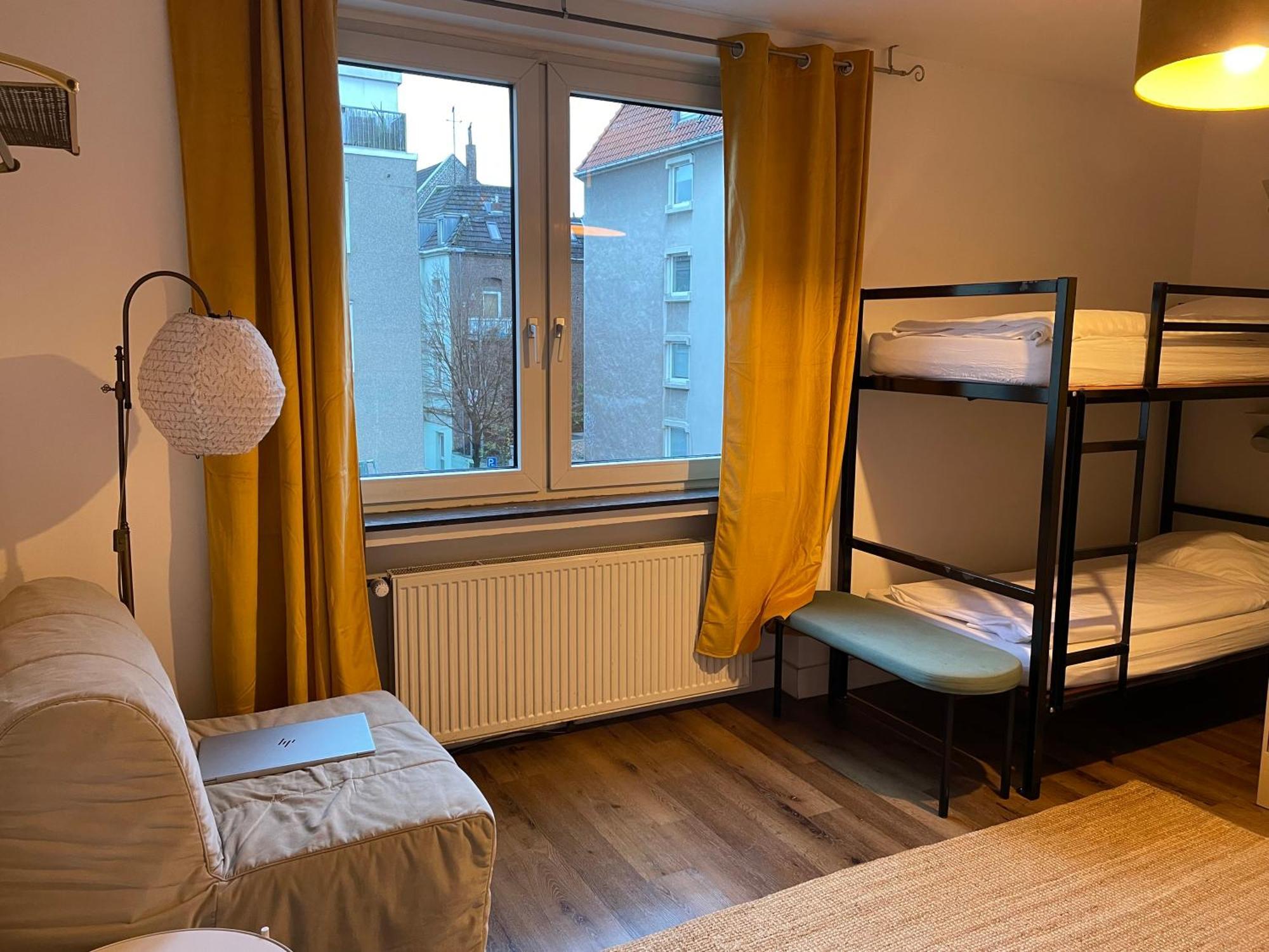 Weltempfaenger Backpacker Hostel *