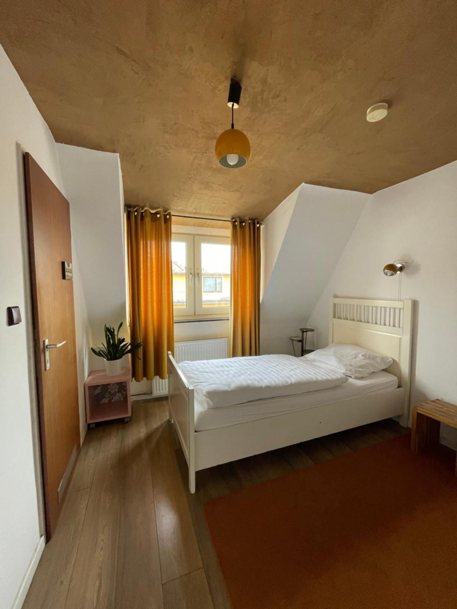 Weltempfaenger Backpacker * Colonia