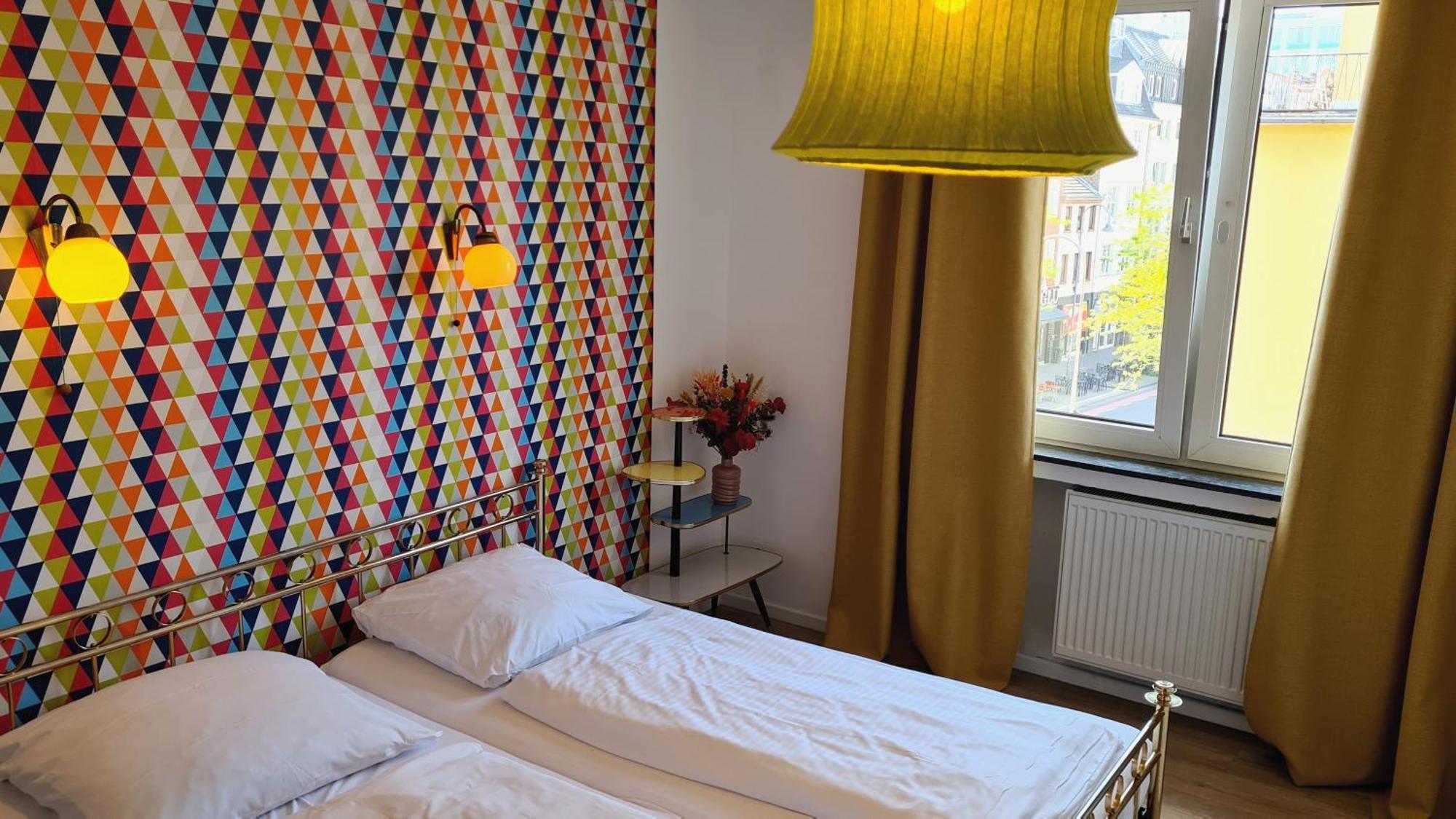 Weltempfaenger Backpacker Hostel Keulen